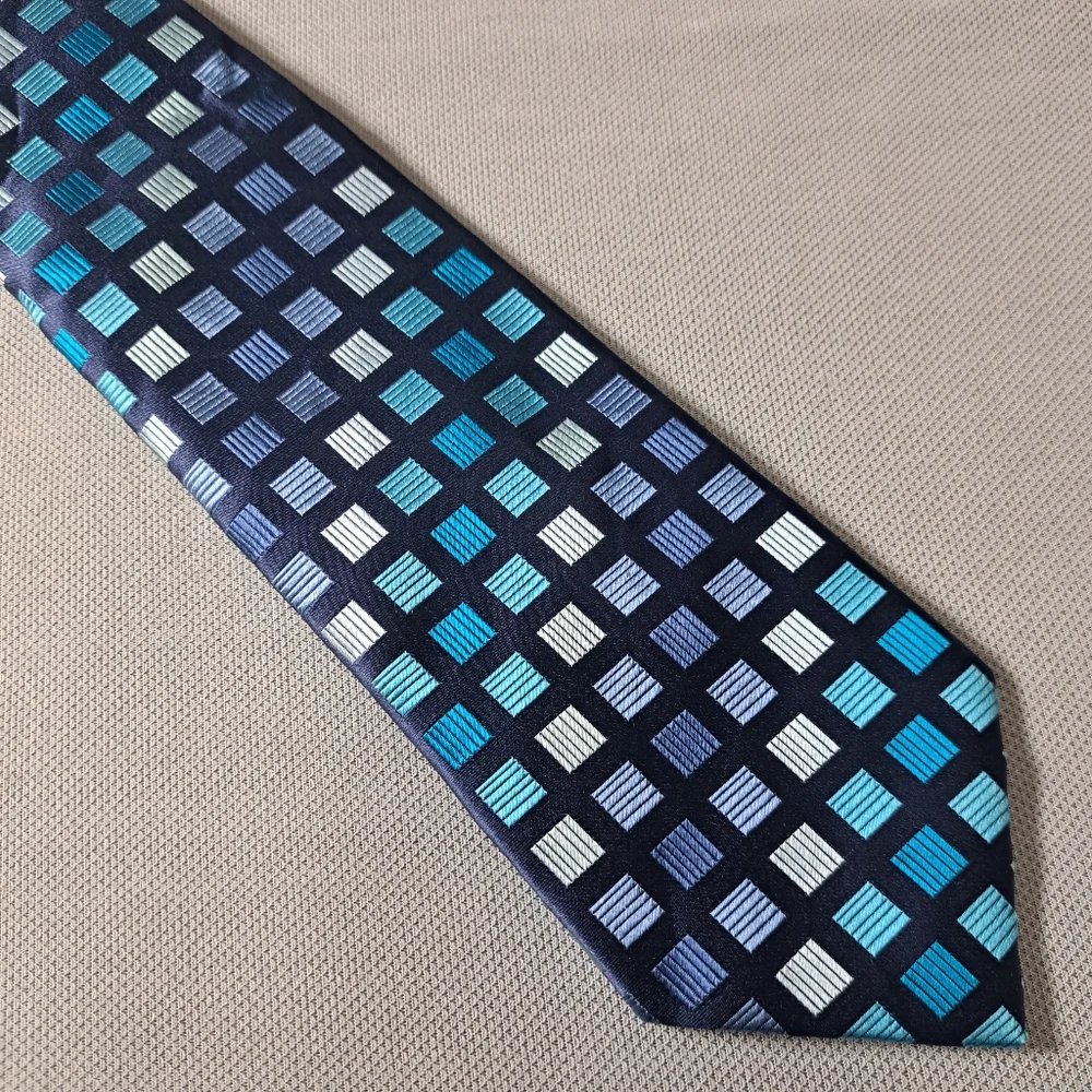 BCBG ATTITUDE Men's Tie Blue Three Tone 100% Silk‎